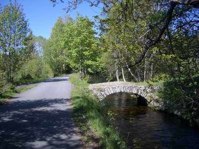 Steinbrücke über den Vydra-Schwemmkanal bei Rokyta